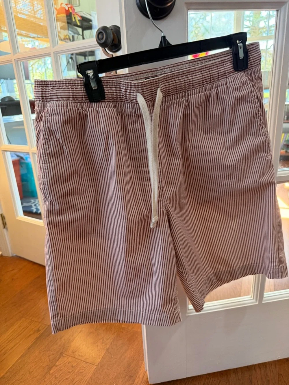 Banana Republic Men's Red & White Striped Deck Shorts 8.5” cotton spandex Medium - Picture 6 of 6